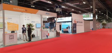 Madrid, İspanya, 20 Mayıs 2021: FITUR 2021 Uluslararası Turizm Fuarı 'nın resmi, covid-19 salgınının başlamasından sonraki ilk turizm fuarı