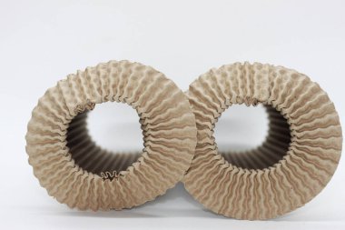 Geri dönüşümlü karton şişelerin taşınması için koruyucular