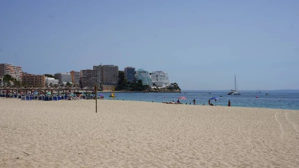 Magaluf Majorka Baleary Hiszpania Lipca 2021 Krajobraz Plaży Magaluf Zatoce — Zdjęcie stockowe