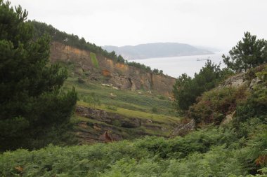 Gipuzkoa, Bask Bölgesi, İspanya 'daki Jaizkibel Dağı' ndan sahilin manzarası