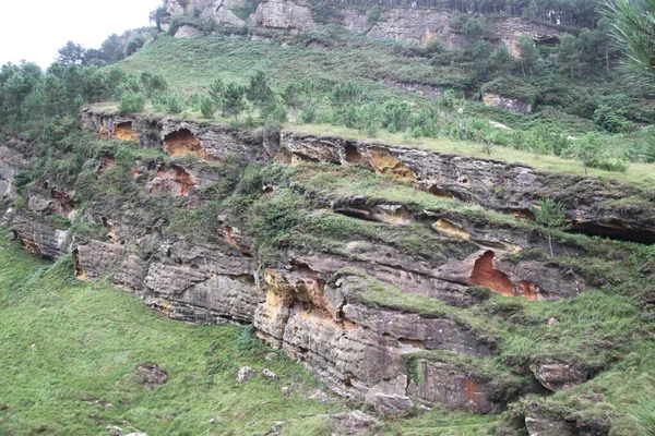 Gipuzkoa 'daki Jaizkibel Dağı' ndaki dağ manzarası, Bask Ülkesi, İspanya