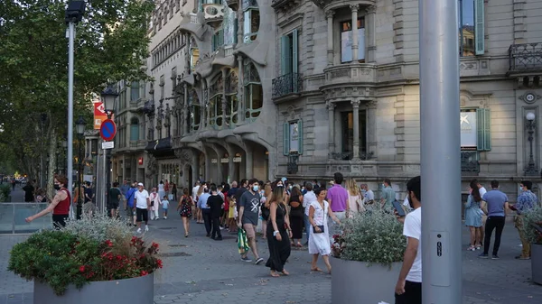 Barcelona Cataluña España Agosto 2021 Turistas Haciendo Cola Para Visitar —  Fotos de Stock