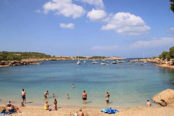 Port Torrent Ίμπιζα Βαλεαρίδες Νήσοι Ισπανία Αυγούστου 2021 Τουρίστες Απολαμβάνουν — Φωτογραφία Αρχείου