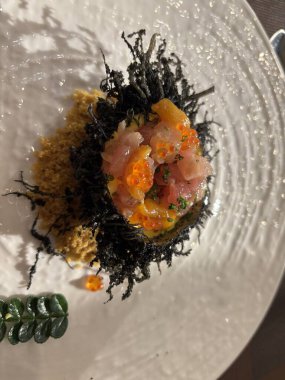 Sahte deniz kestanesi, Hondarribia, Bask ülkesinin gastronomik yarışmasındaki finalist pintxolardan biri.