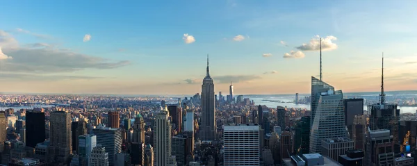 New York City skyline in afternoon before sun set. — Stock Photo, Image