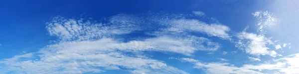 Panorama Błękitnego Nieba Chmurą Słoneczny Dzień Piękny Obraz Panoramiczny 180 — Zdjęcie stockowe