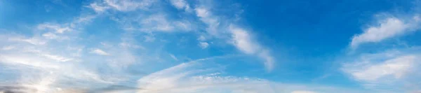 Cielo Panorámico Con Nube Día Soleado Hermosa Nube Cirros —  Fotos de Stock