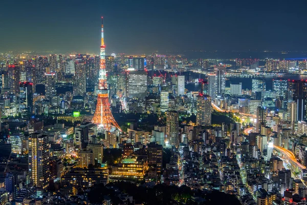 東京スカイラインの街並 オフィスビルのパノラマの空中高層ビル群 夕方には東京のダウンタウン アジア — ストック写真