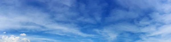 Céu Panorama Com Nuvem Dia Ensolarado Nuvem Cirro Bonita — Fotografia de Stock