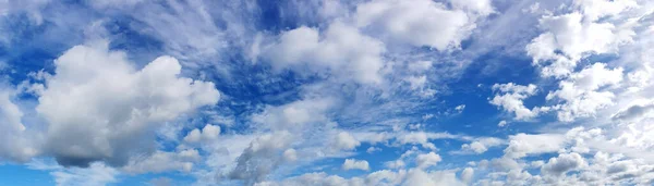 Cielo Panorámico Con Hermosa Nube Día Soleado Imagen Panorámica Alta —  Fotos de Stock