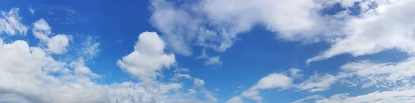 Panorama Céu Azul Com Nuvem Dia Ensolarado Bela Imagem Panorâmica — Fotografia de Stock