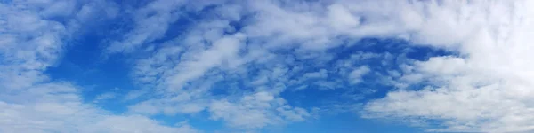 Panoramahimmel Mit Wolken Einem Sonnigen Tag Schöne Zirruswolke — Stockfoto