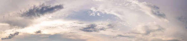 Céu Panorâmico Dramático Com Nuvens Tempestade Dia Nublado Imagem Panorâmica — Fotografia de Stock