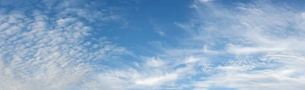 Cielo panorámico con nube . —  Fotos de Stock