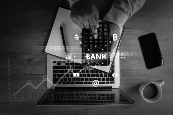 Zakenman Online Bankieren Betalingsnetwerk Verbinding Telefoon Financiën Bankieren Applicatie Online — Stockfoto