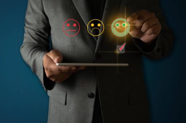 Sanal dokunmatik ekran oranı yıldızına göre müşteri hizmetleri değerlendirme hizmeti değerlendirmesi İş Adamı Hizmeti derecelendirme simgesi