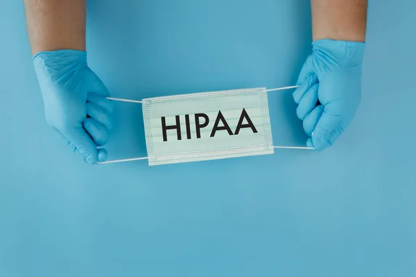 Профессиональный Врач Hipaa Использует Компьютерное Медицинское Оборудование Повсюду Правило Конфиденциальности — стоковое фото