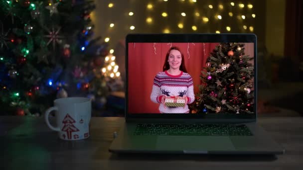 Virtual meeting chat with family, social distance — Stock Video