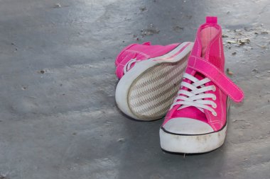Pembe Bebek Patikleri