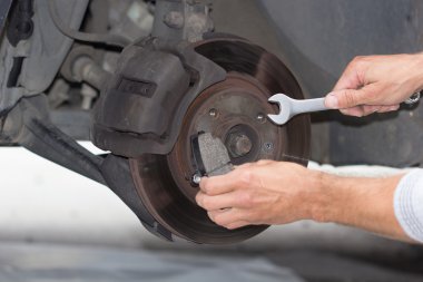 Forward brake on the car repeiring