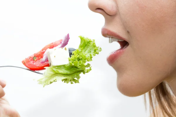 Kadın yeme sağlıklı gıda, Yunan salatası