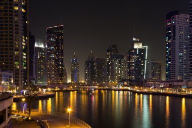 Gece Dubai cityscape