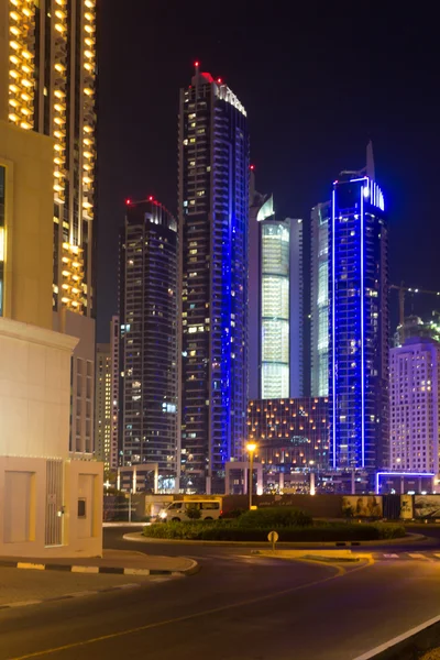 Noche Dubai paisaje urbano —  Fotos de Stock