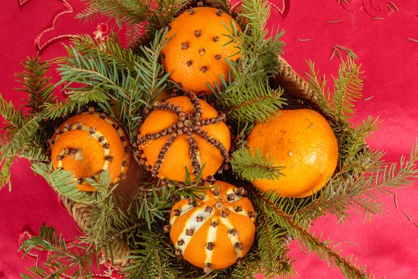 Noel süsleme ile portakal