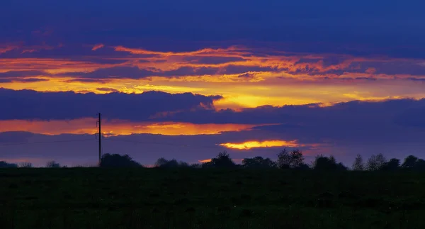 Magischer farbenfroher Sonnenuntergang — Stockfoto