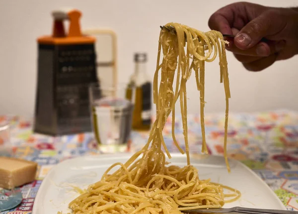 Placa Espaguetis Con Queso Rallado — Foto de Stock