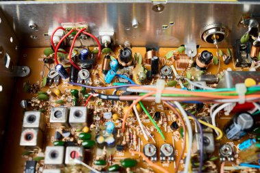 CB radyo istasyonunun güç transistörleri