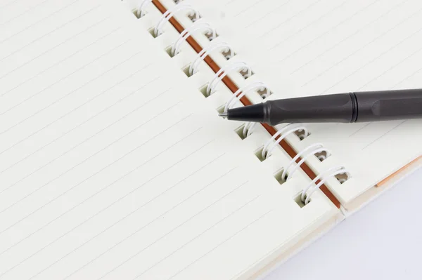 Libreta y pluma negra —  Fotos de Stock