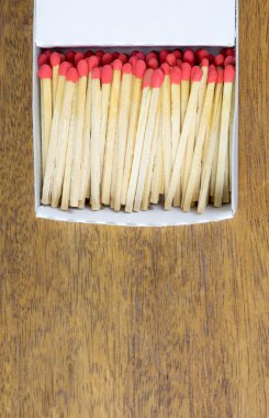 Kağıt kutusunda maç