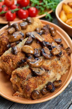 nağmeleme domuz kavrulmuş mantar ve patates