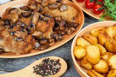 nağmeleme domuz kavrulmuş mantar ve patates