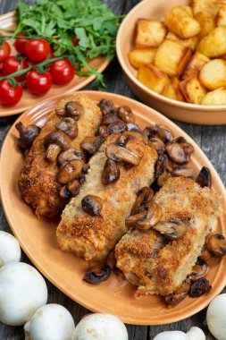 nağmeleme domuz kavrulmuş mantar ve patates