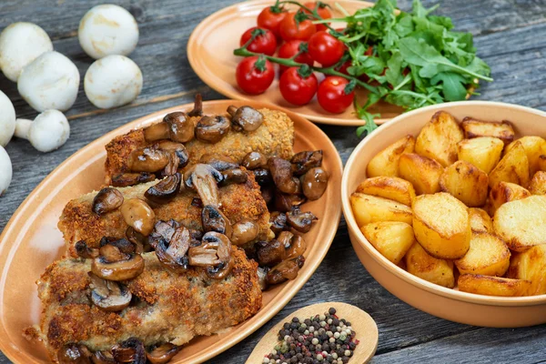 nağmeleme domuz kavrulmuş mantar ve patates