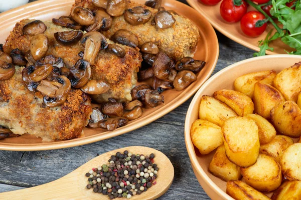 nağmeleme domuz kavrulmuş mantar ve patates