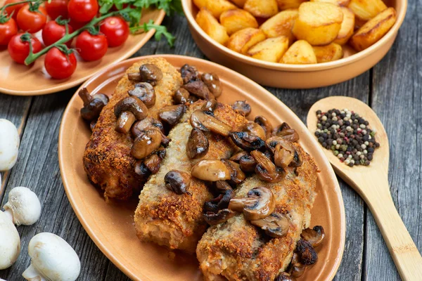 nağmeleme domuz kavrulmuş mantar ve patates