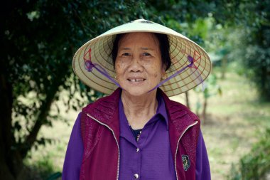 Ninh Binh, Vietnam 29 Şubat 2020 - Yaşlı Vietnamlı bir kadının portresi