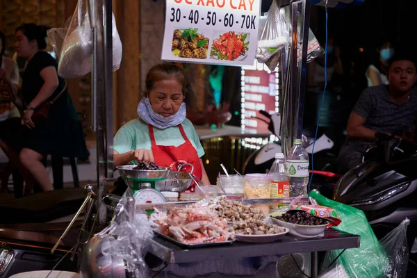 Chi Minh City Vietnam Marzo 2020 Una Anciana Vietnamita Vende —  Fotos de Stock