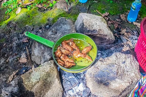 Sertane Chicken Wings Cooking Stones — Stock Photo, Image