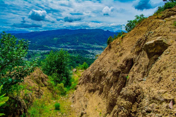 Paesaggio Della Valle Con Montagne Città Cajola — Foto Stock