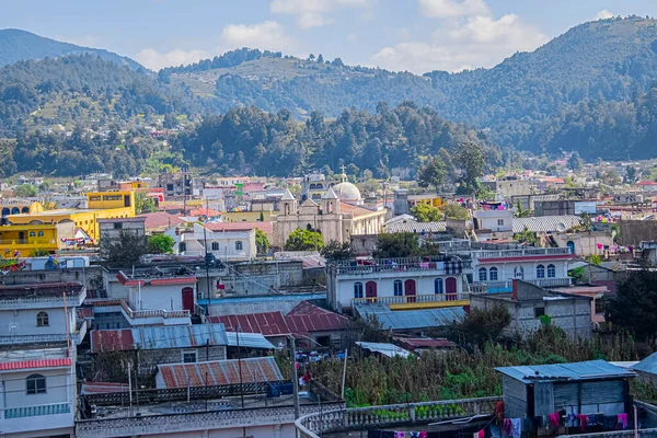 Cajola şehri çevresi ormanlarla çevrili.