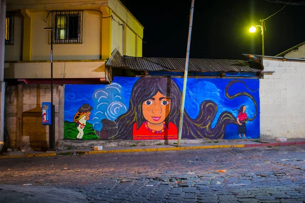 Mural Pintura Figura Una Chica Colores Calle Cajola Por Noche — Foto de Stock