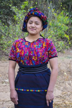 Tipik kavram kiquirichapa kostümlü kadın profili