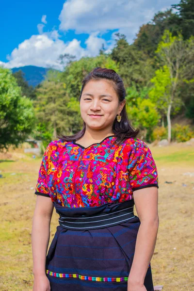 Profile Beautiful Indigenous Woman Typical Costume Concepsion Chiquirichapa — Stock Photo, Image