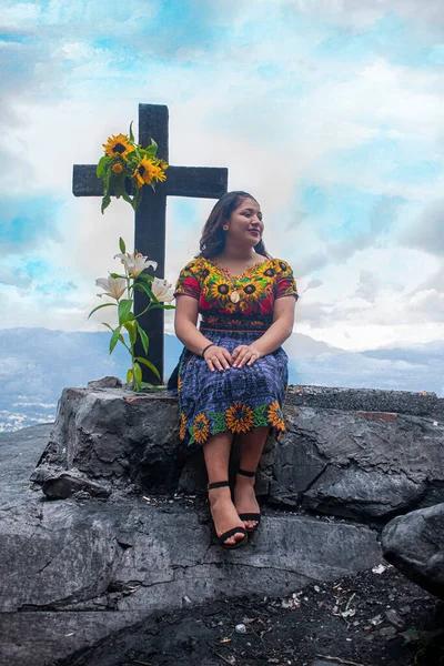 Beautiful Woman Sitting Typical Mayan Costume Mayan Cross Yellow Colored — Stock Photo, Image