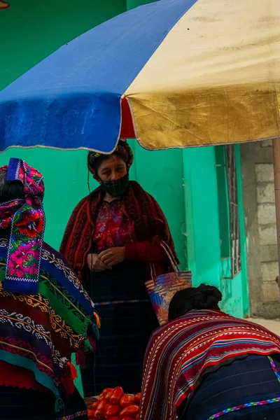 Mujer Indígena Vendiendo Mercado Medio Pandemia Covid — Foto de Stock