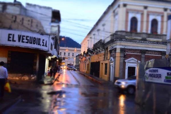 Quetzaltenango Stad Met Auto Rijden Nachts — Stockfoto